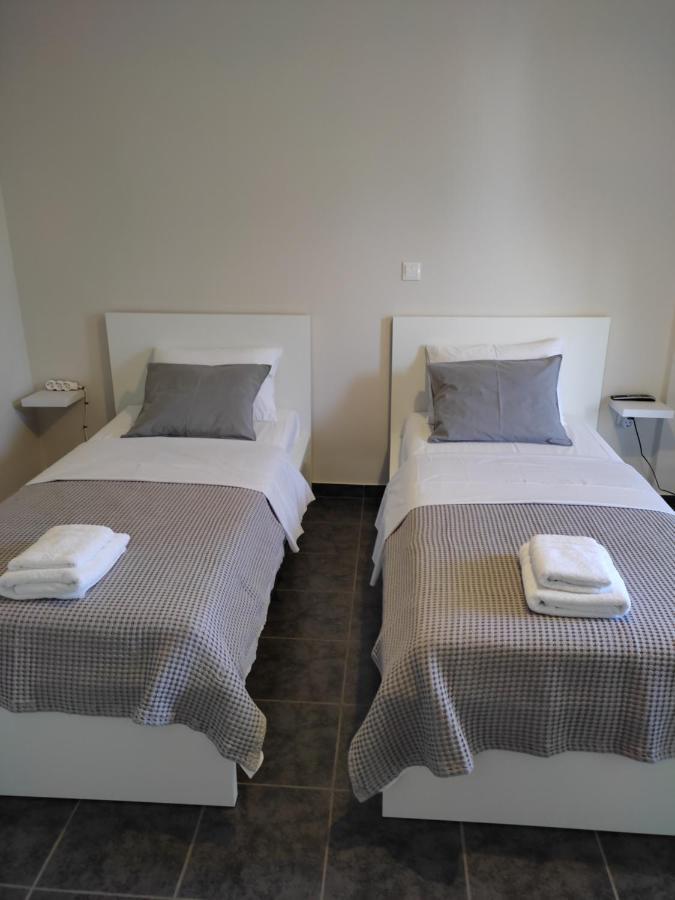 Appartamento Double M Near Athens Airport Markópoulon Esterno foto